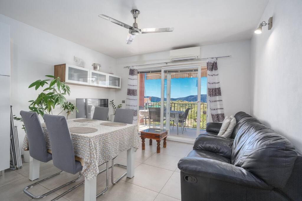 Family Village Apartment Vrh  ภายนอก รูปภาพ